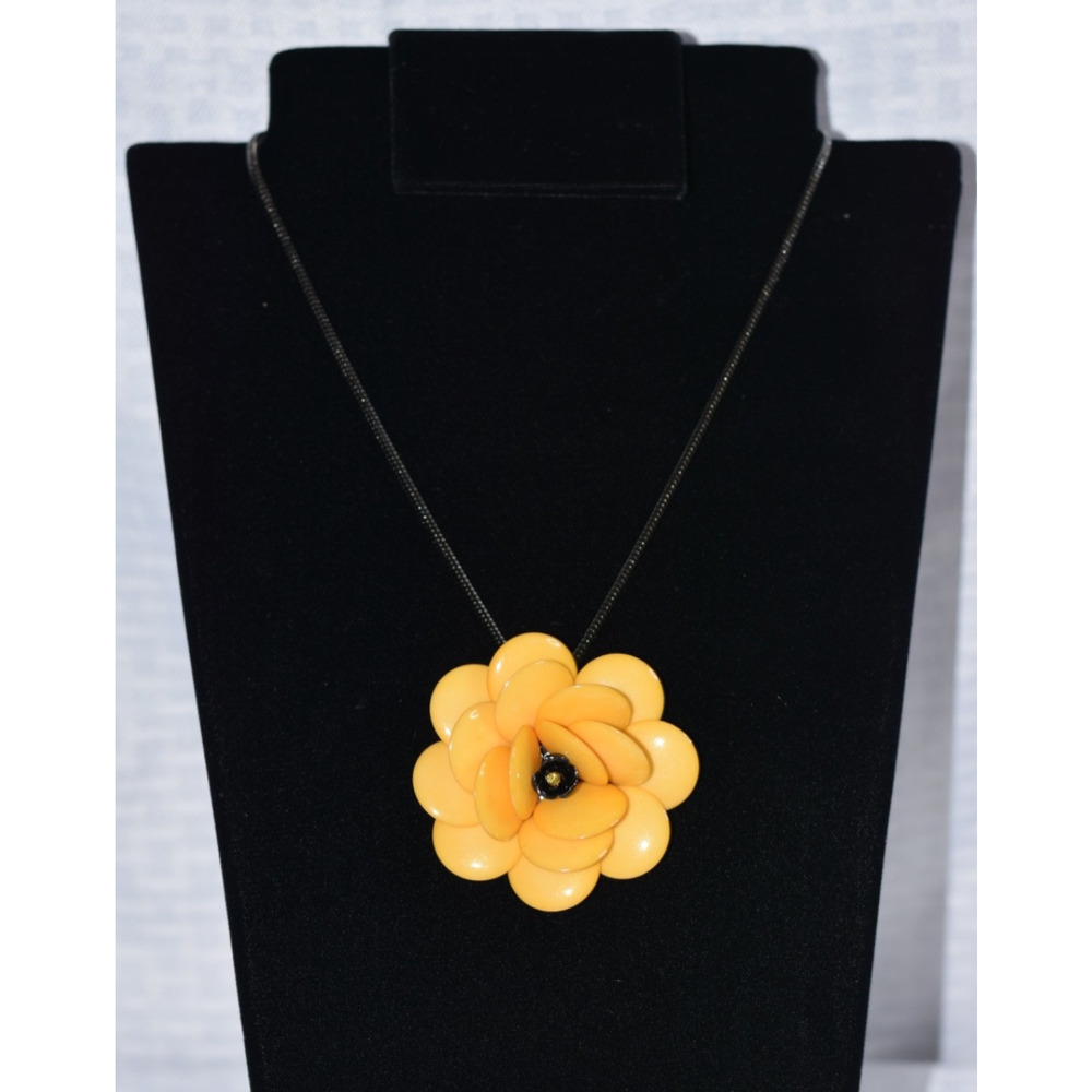 Joan Rivers Jeweled Starlet Yellow Flower Gunmetal 21" Chain Statement Necklace - Picture 2 of 6